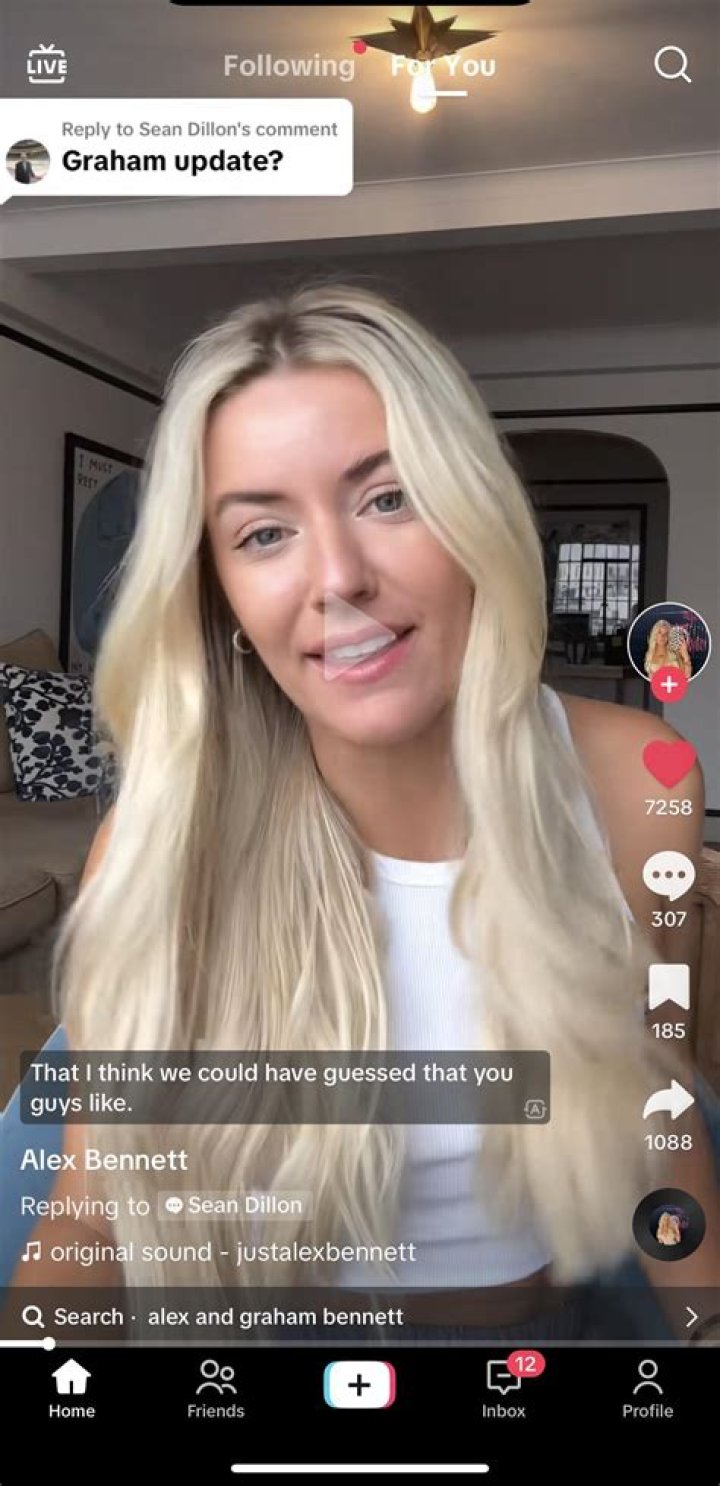 Alex Bennett (podcasthost) - Wikipedia, Age, Net Worth, Biography , Spotify, TikTok, Facebook, Facts and Family