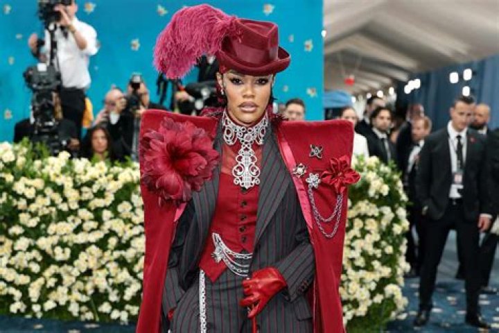 Elle King - Bio, Age, Wiki, Facts and Family