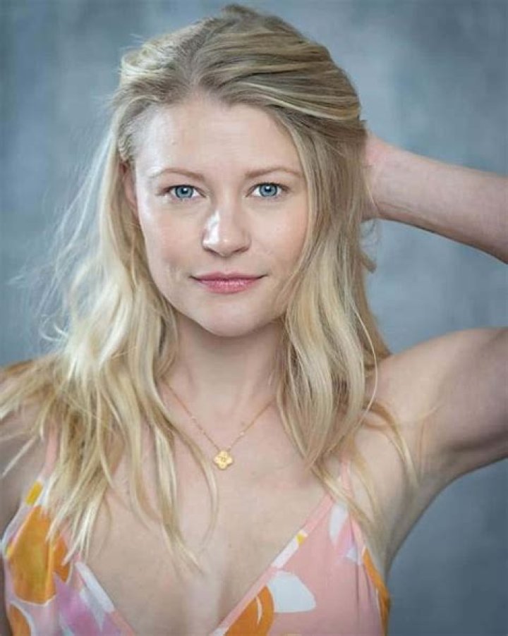 Emilie De Ravin - Bio, Age, Wiki, Facts and Family