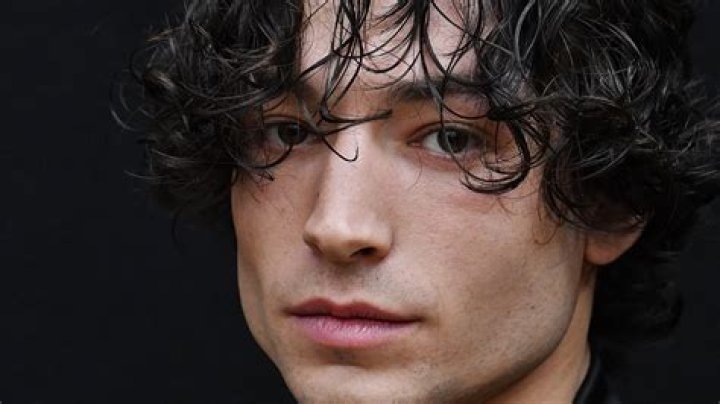 Ezra Miller - Bio, Age, net worth, height, Wiki, Facts and Family