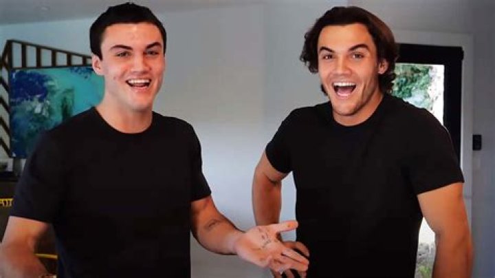 Grayson Dolan - Bio, Age, net worth, siblings, height, Wiki, Facts and Family