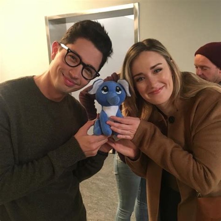 Joe Dinicol - Bio, Age, Wiki, Facts and Family