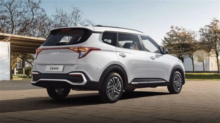 Karen Malina White - Bio, Age, Wiki, Facts and Family