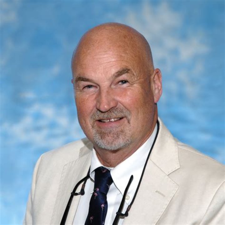 Michael J. Willett - Bio, Age, height, Wiki, Facts and Family