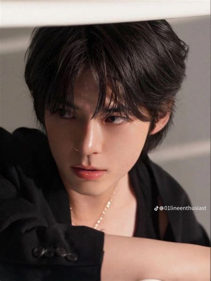 Sung Han Bin: Pop Singer Detailed Bio, Age, Birthday, & Height Insights and more