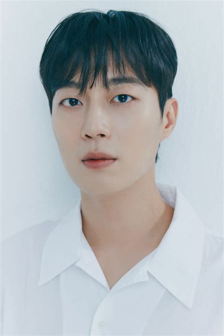 Yoon Doo-joon - Bio, Age, siblings, height, weight, Wiki, Facts and Family